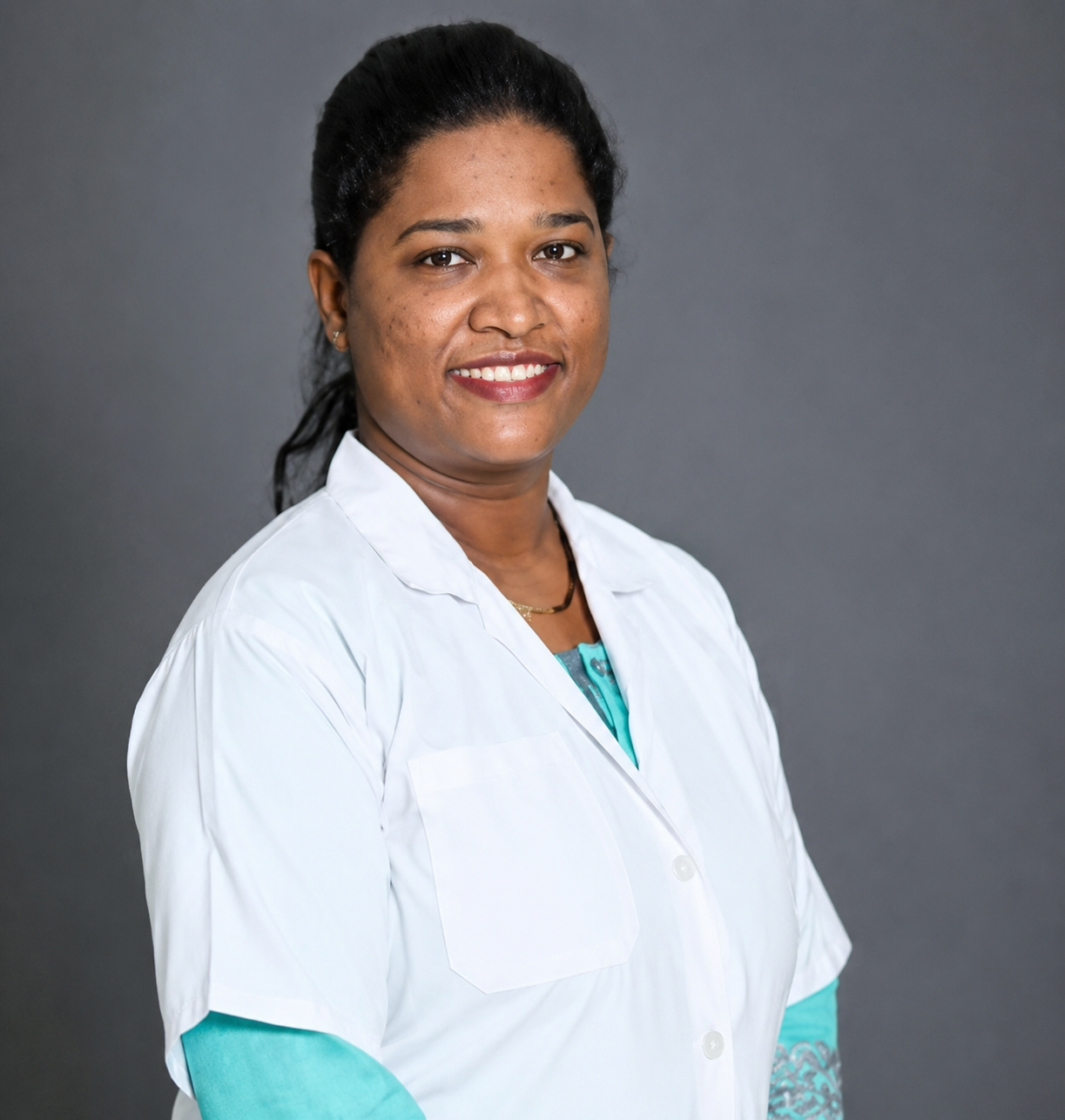 Dr. Ragini S. Sanaye, dentist at Ace Dental Clinic in Mulund East, Mumbai